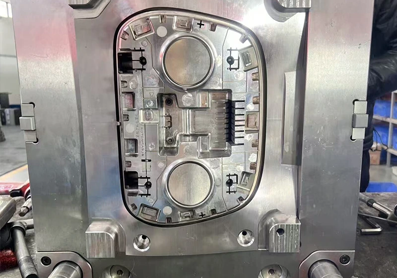 Hörnstenen i modern plasttillverkning