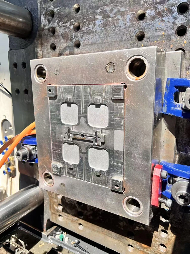 Automotive Parts Screw Plug Injection Mold